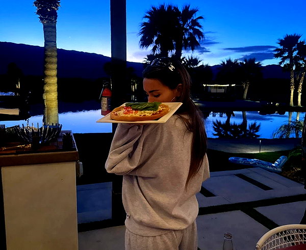 madisonbeer instagram image archive image