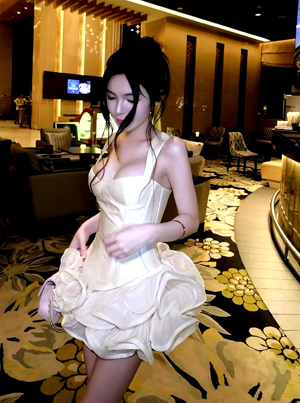 lyhythuedoxinh instagram image archive image