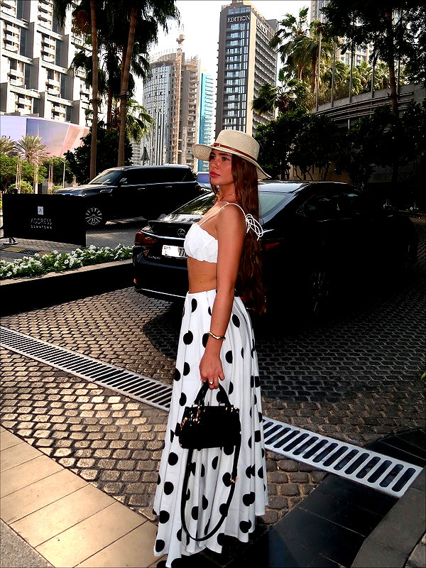 daniella_zeldis instagram image archive image