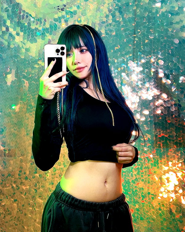 idlesann instagram image archive image