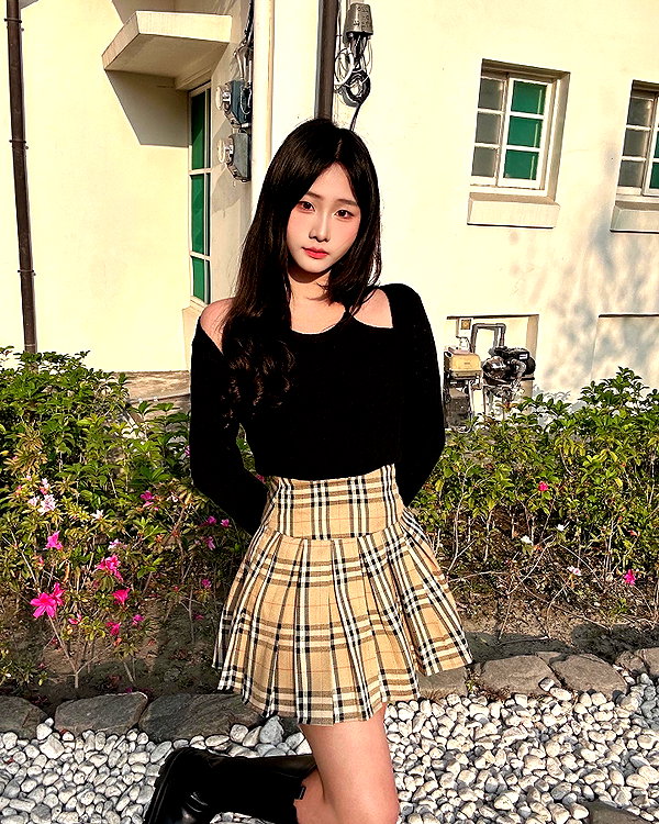 lai_931201 instagram image archive image