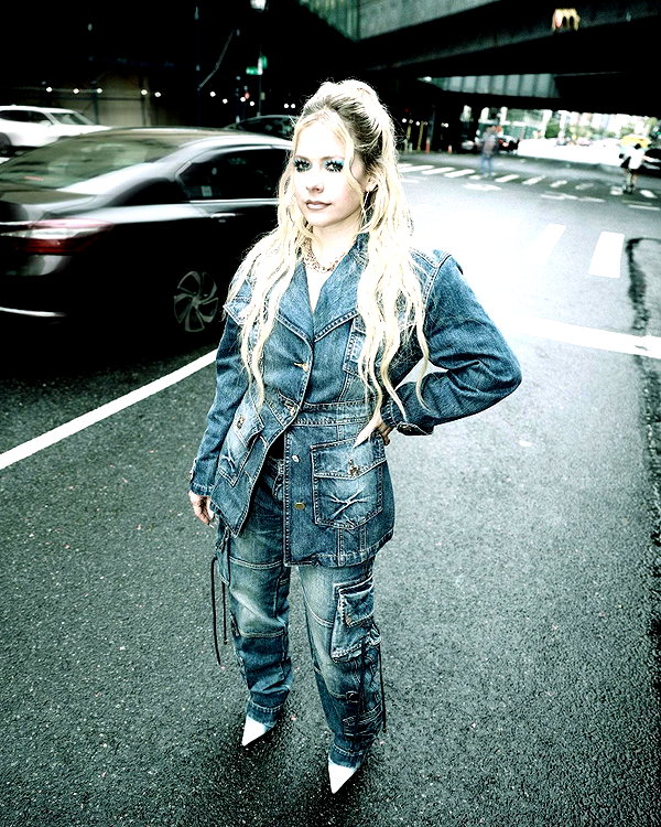 avrillavigne instagram image archive image