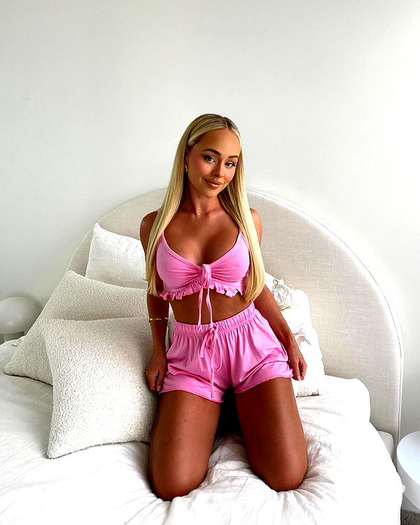 allieauton instagram image archive image