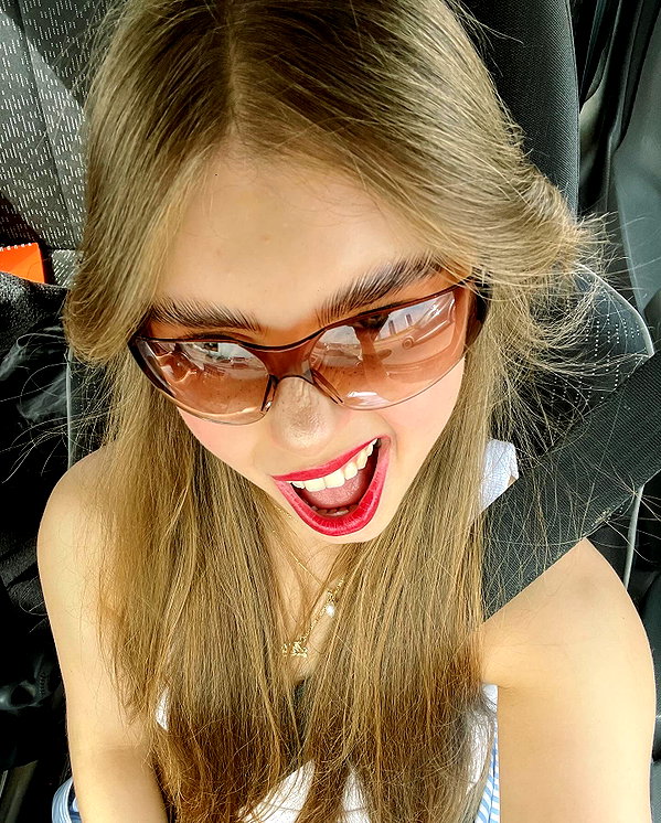 mishel_d_ instagram image archive image