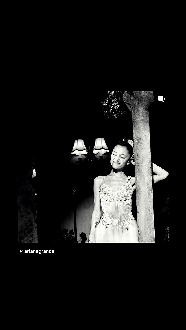 arianagrande instagram image archive image