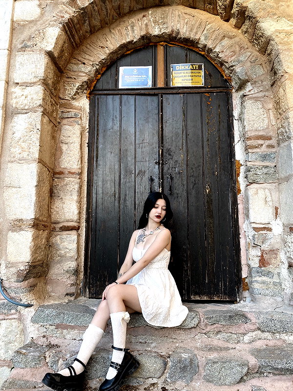 madamist_ instagram image archive image