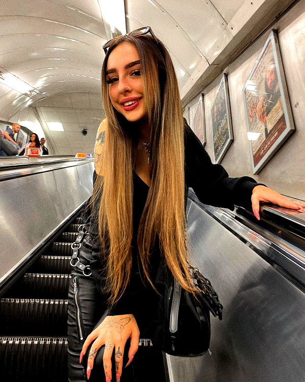 karin_orhov instagram image archive image