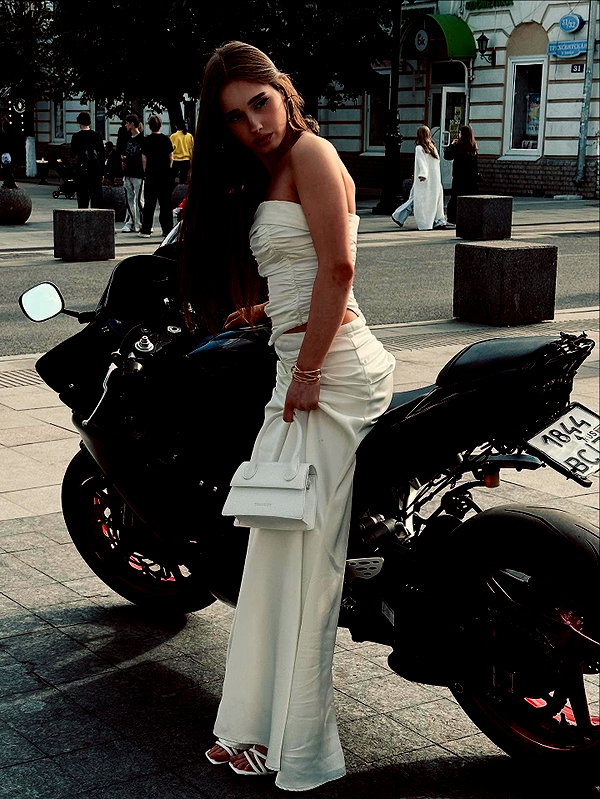 ne_nastenaa instagram image archive image