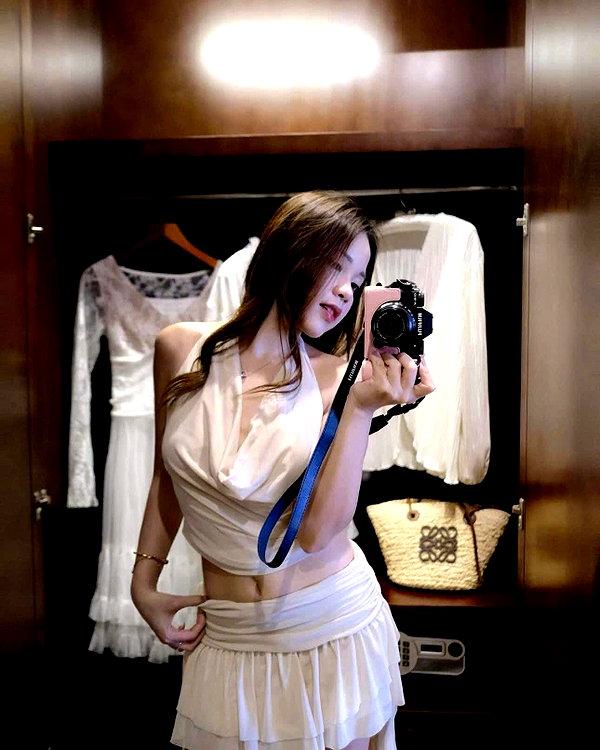 lyhythuedoxinh instagram image archive image
