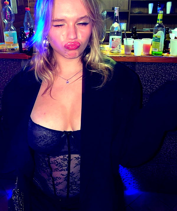 leni.bahr instagram image archive image