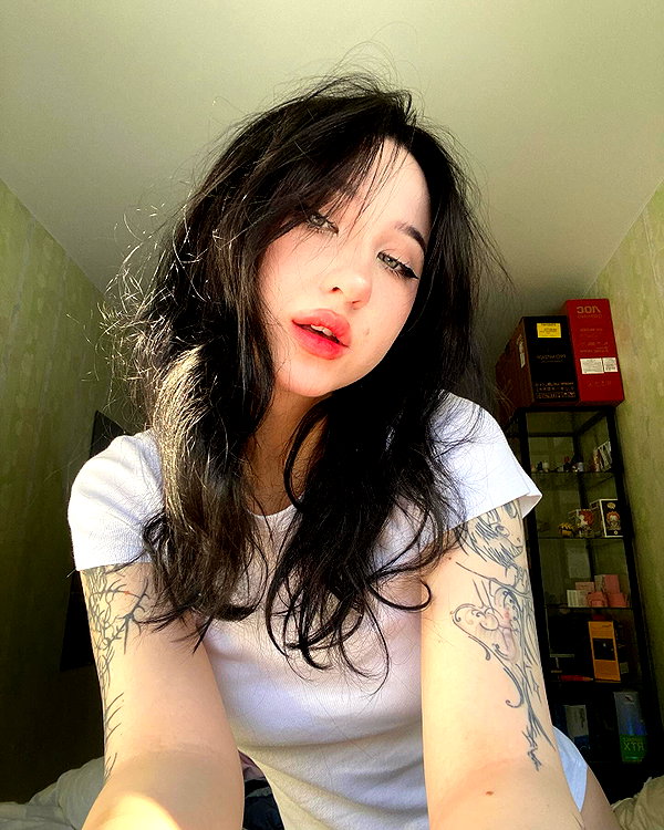 llofreaki instagram image archive image