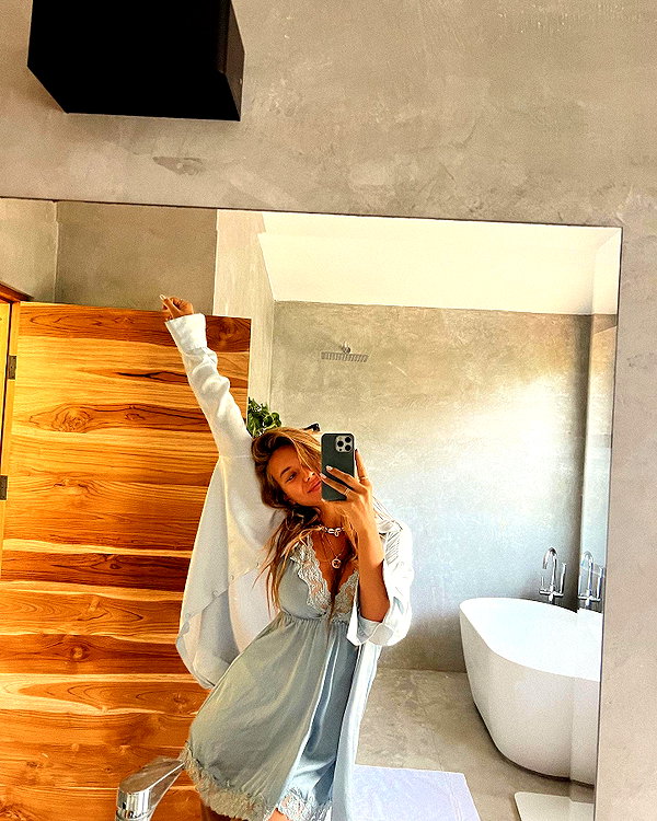 pia__kim instagram image archive image