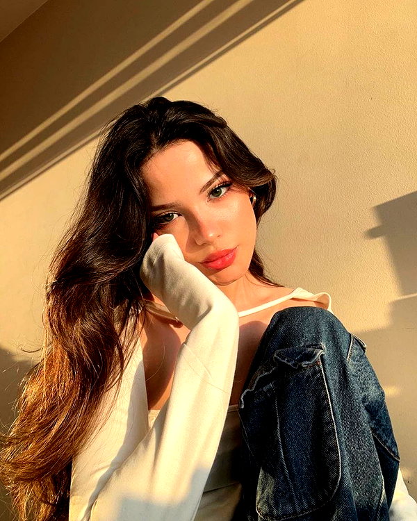 baddiesessence instagram image archive image