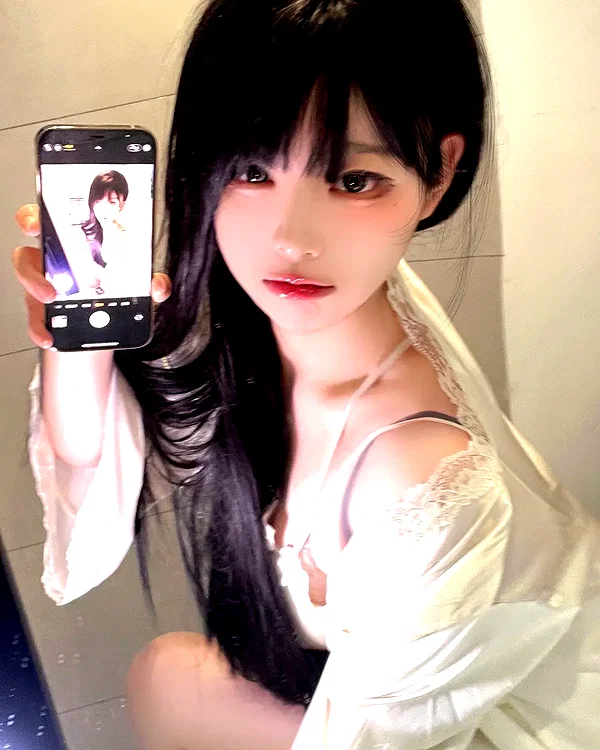 yingyinng_ instagram image archive image