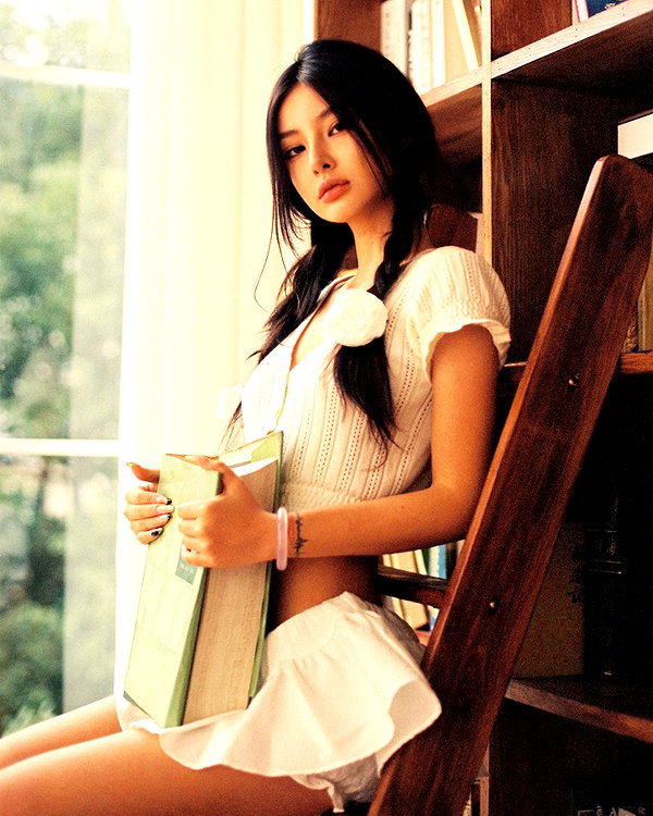 ll.lu1s instagram image archive image