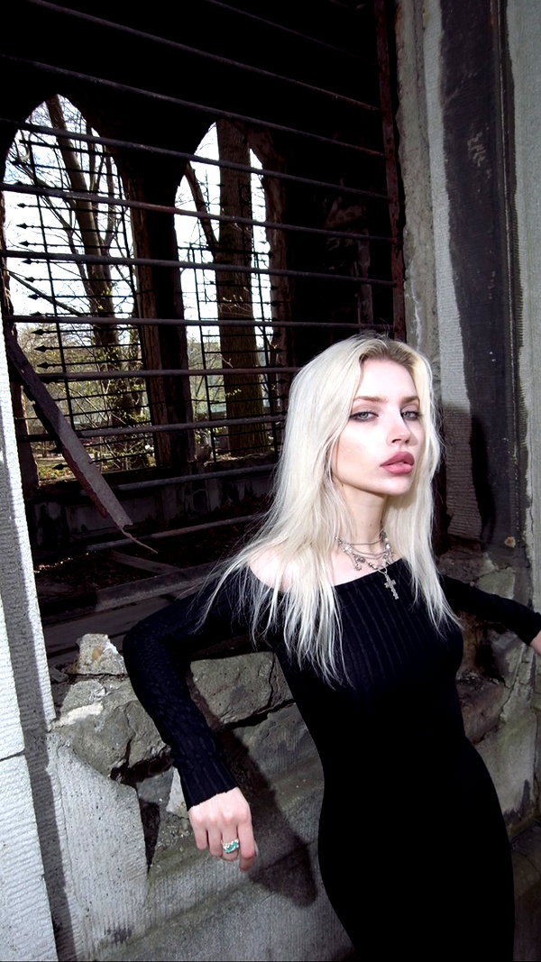 alien.hanna instagram image archive image