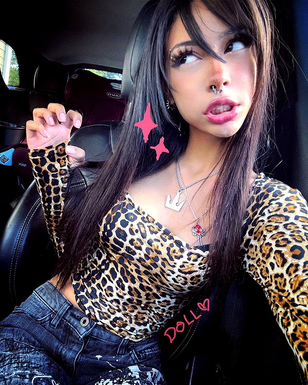 twodollie instagram image archive image