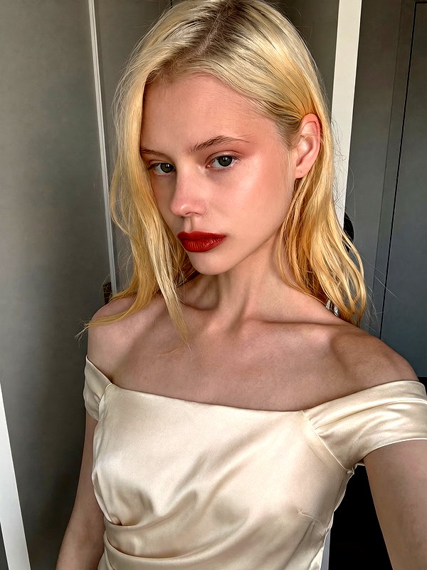 alisen.mari instagram image archive image