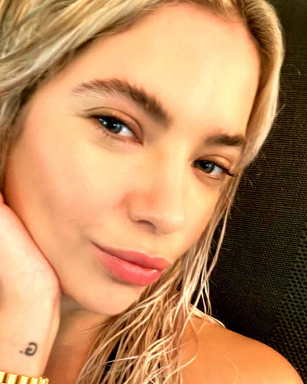 ashleybenson instagram image archive image