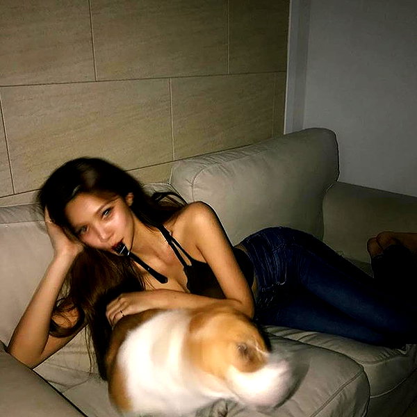 Archived image from @heroineseen on Instagram