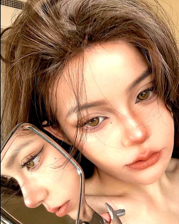 baddiesessence instagram image archive image