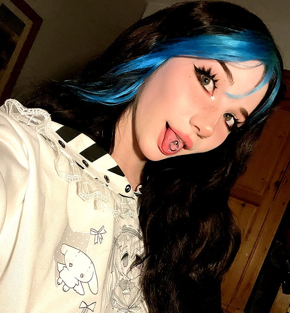 danielle.mercedie instagram image archive image