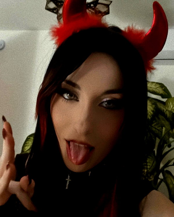 nishymoon_ instagram image archive image