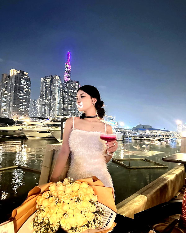 lyhythuedoxinh instagram image archive image