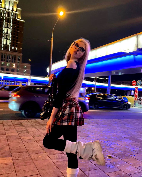 vik4au instagram image archive image
