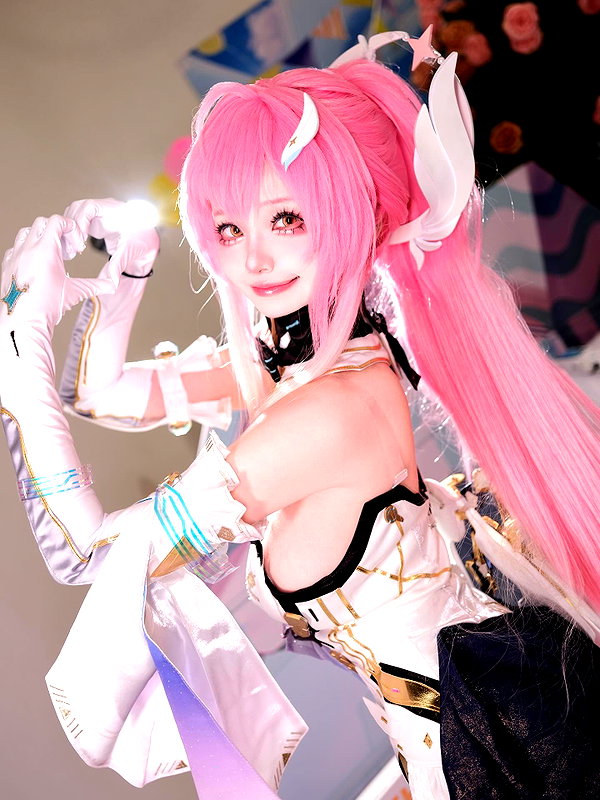 xier_cos instagram image archive image