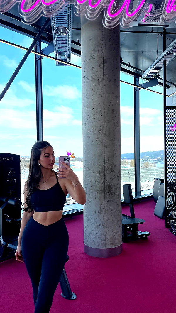 viki_dominev instagram image archive image
