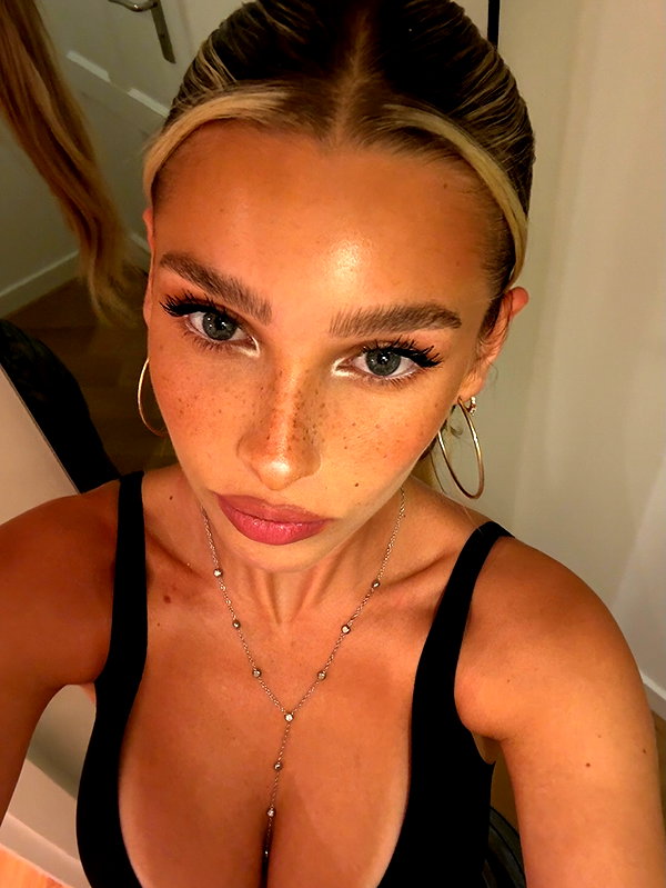 ella_netzer8 instagram image archive image