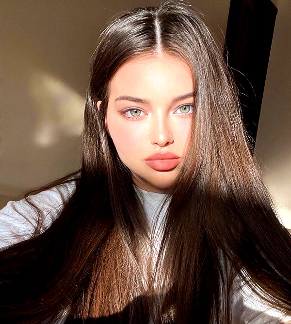 baddiesessence instagram image archive image