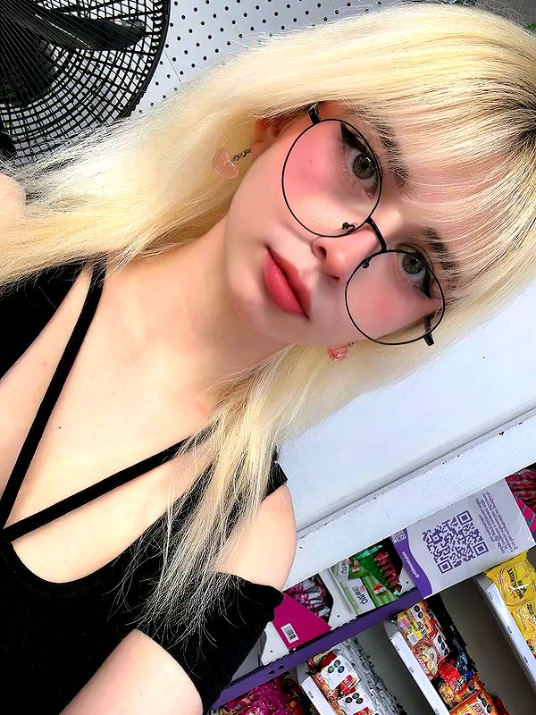 luly1980s instagram image archive image