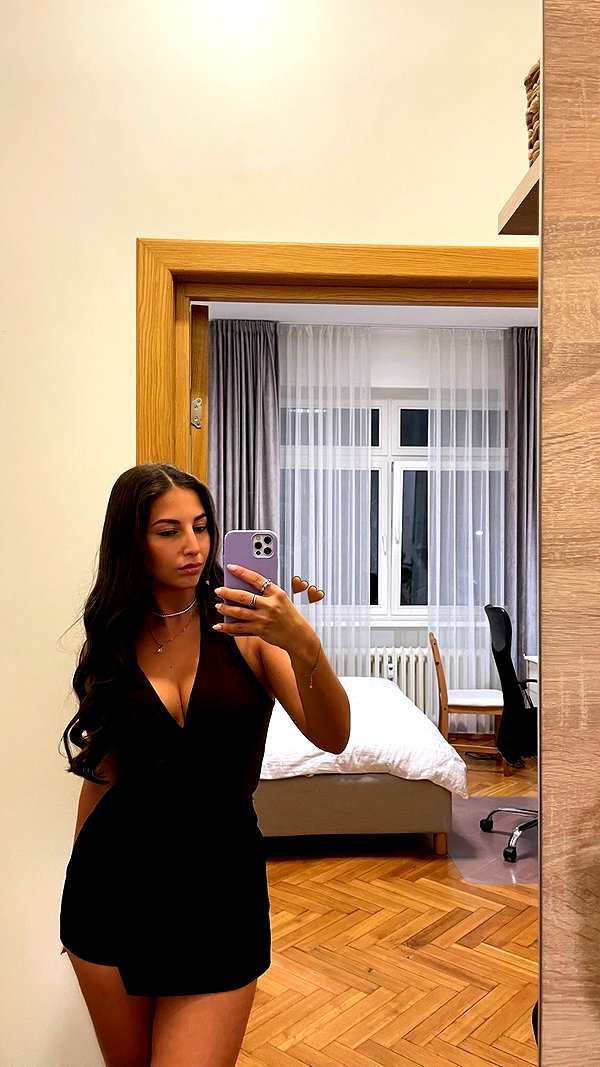 viki_dominev instagram image archive image