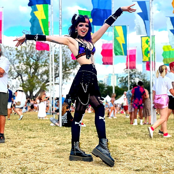 yeahimcaroline instagram image archive image
