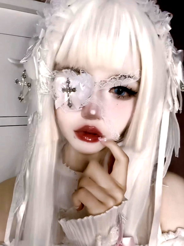 mie.llune instagram image archive image
