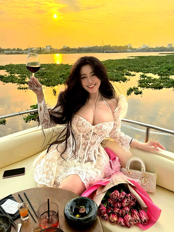 lyhythuedoxinh instagram image archive image