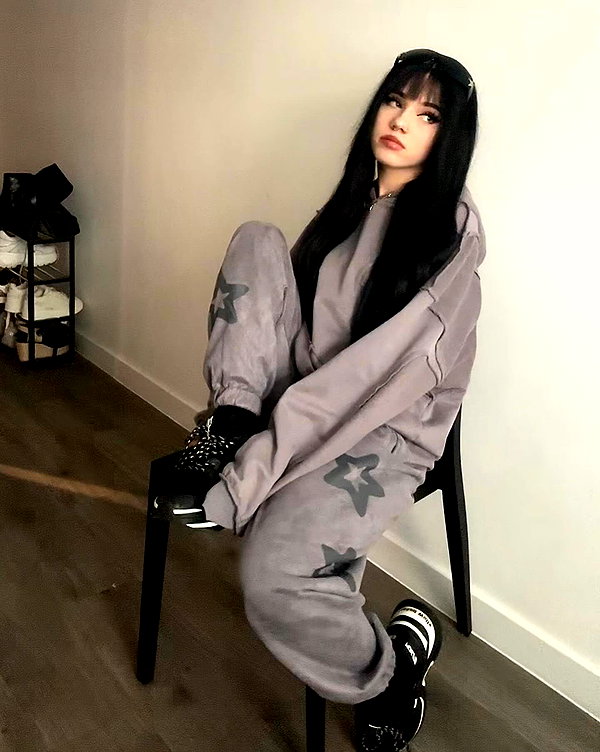 _roniira instagram image archive image