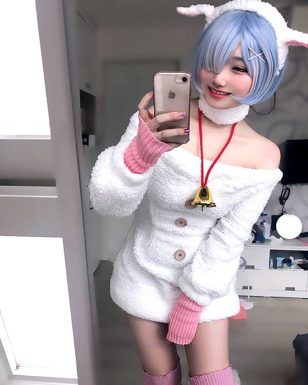 purinn_cos instagram image archive image