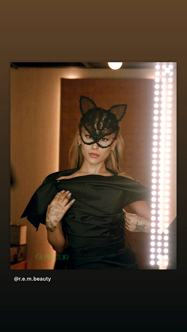 arianagrande instagram image archive image