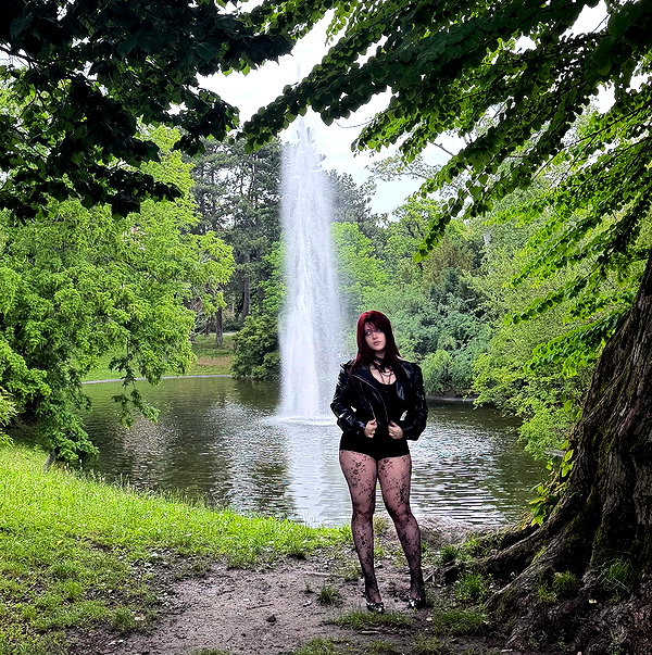 andasrose instagram image archive image