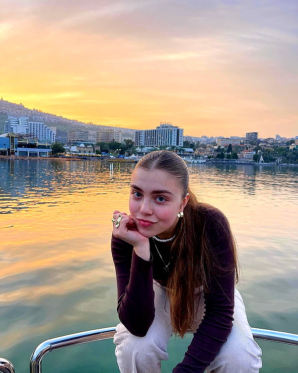 mishel_d_ instagram image archive image