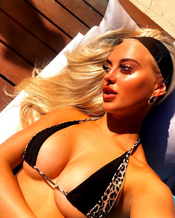 rhiannonbluee instagram image archive image