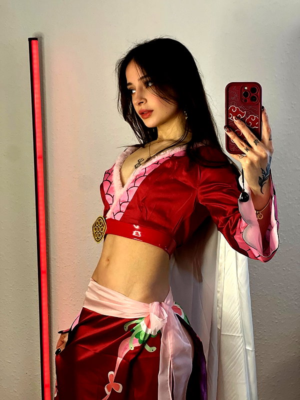 cata.leyah instagram image archive image