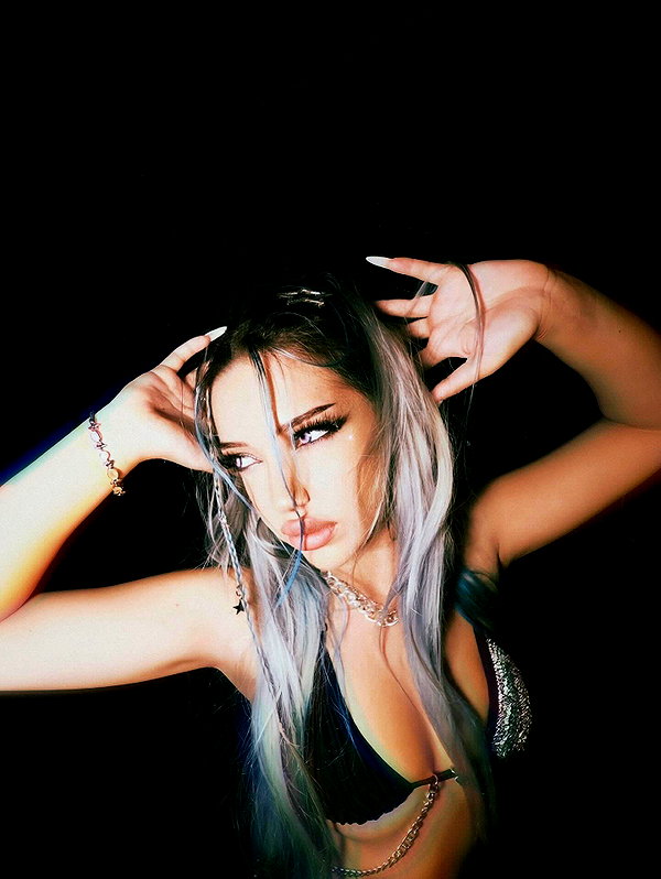 elinmaliaa instagram image archive image