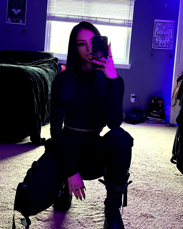 megann_eliizabeth instagram image archive image