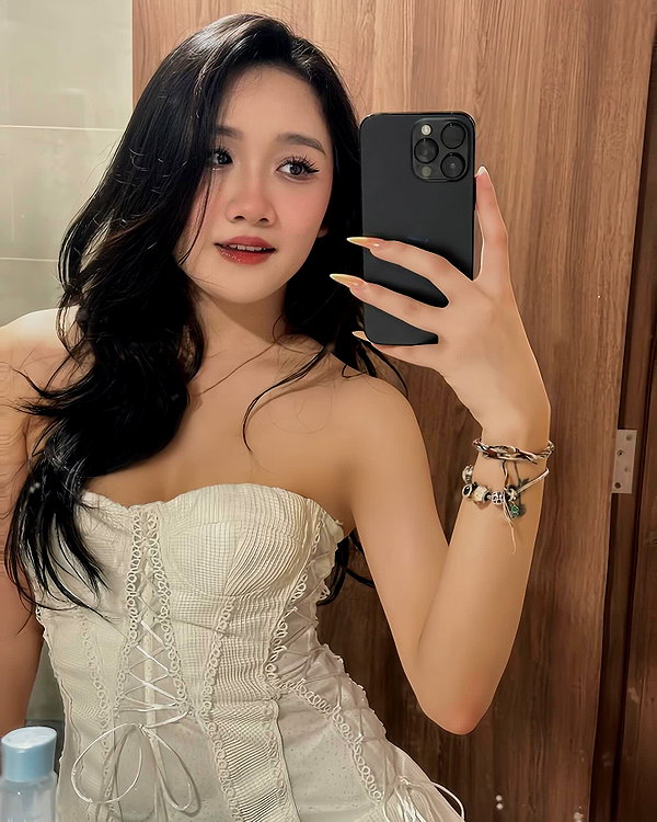 lyhythuedoxinh instagram image archive image