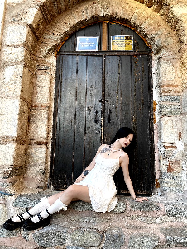 madamist_ instagram image archive image