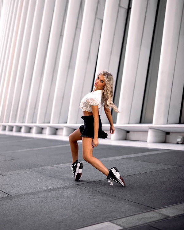 ellianawalmsley instagram image archive image